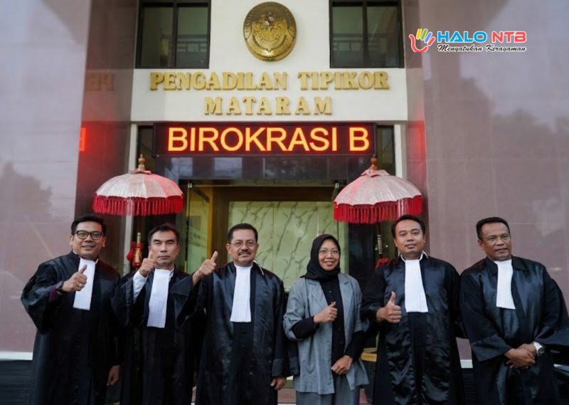 Mantan pejabat BPN Lombok Barat Baiq Mahyuniati Fitria usai divonis bebas murni di Pengadilan Tipikor Mataram.(Foto.Istimewa)
