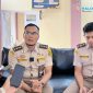 Karantina NTB, Amirullah (kiri), memberikan keterangan kepada awak media terkait peningkatan pengiriman ternak menjelang Iduladha di Mataram.(Foto.Istimewa)