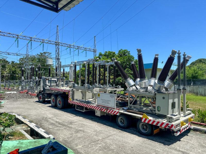 Mobile Substation PLN UIW NTB ditempatkan di kawasan Mandalika untuk memastikan pasokan listrik tetap andal selama Idulfitri dan menjelang ajang internasional. (Dok. PLN)