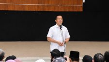 Gubernur NTB Lalu Muhamad Iqbal memberikan sambutan saat menghadiri pelatihan ESQ Leadership Center bagi para guru di Universitas Islam Al-Azhar Mataram.(Foto. Istimewa)