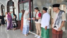 PLN UIW NTB melalui YBM PLN terus menghadirkan manfaat nyata bagi masyarakat dengan menyalurkan santunan dan menebar harapan bagi anak-anak yatim di Lombok Timur.(Dok.PLN)