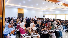 Srikandi PLN UIW NTB saat menggelar kegiatan “Srikandi Movement Goes to Campus” di Universitas Mataram yang diikuti ratusan mahasiswa.(Dok.PLN)