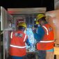 Petugas PLN UIW NTB melakukan pengecekan jaringan dan sistem kelistrikan guna memastikan pasokan listrik tetap andal menjelang perayaan Idul Adha 1447 Hijriah/2026.(Dok.PLN)