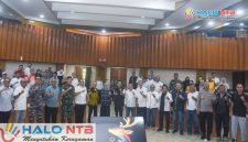 Pengurus KONI NTB, Pemprov, DPRD, dan jajaran panitia lintas sektor berfoto bersama usai rapat persiapan PORPROV XII NTB 2026 di Kantor Gubernur NTB, Mataram, Jumat (29/05/2026). (Foto: Diskominfotik NTB).