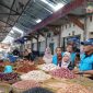Pemprov NTB bersama Tim TPID saat melakukan pemantauan harga dan ketersediaan bahan pokok di pasar Kebon Roek, Mataram, Kamis (21/5/2026). (Foto: Istimewa).