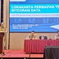 Kepala Dinas Kominfotik NTB, Dr. H. Ahsanul Khalik, S.Sos., M.H. (kiri), saat berbicara pada pembukaan Lokakarya Persiapan Teknis Integrasi Data Portal NTB Satu Data dengan Portal PELITA Kemendagri di Mataram, Senin (2/6/2026). (Foto: Diskominfotik NTB).