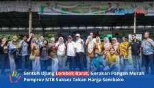 Momen foto bersama tim pelaksana di sela-sela kegiatan Gerakan Pangan Murah (GPM) yang digelar di Halaman Hutan Nuraksa Kumbi, Desa Pakuan, Narmada, Sabtu (20/6/2026).(Foto: Istimewa)
