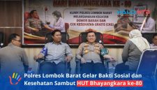 Kapolres Lombok Barat, AKBP Yasmara Harahap (kanan) berpartisipasi langsung dalam kegiatan donor darah di Aula Patria Tama Polres Lombok Barat, Selasa (23/6/2026).(Foto: Istimewa).