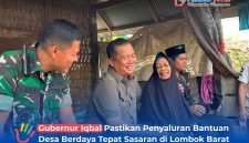 Gubernur NTB, Lalu Muhammad Iqbal, tampak berbincang hangat dengan warga Desa Mekarsari penerima bantuan bedah rumah dan modal usaha.(Foto: Diskominfotik NTB)