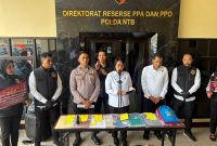 Direktur Reserse PPA dan PPO Polda NTB, Kombes Pol. Ni Made Pujewati, S.I.K., M.M., memberikan keterangan pers terkait penetapan tersangka pengelola LPK ilegal di Mataram, Senin (29/6/2026).(Foto: Istimewa)