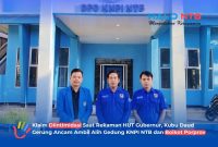 Jajaran pengurus DPD KNPI Provinsi NTB versi Daud Gerung di depan kantor sekretariat, Jumat (10/7/2026). Tampak dalam foto dari kiri ke kanan: Bendahara M. Muhaddisin, Ketua Daud Gerung, dan Sekretaris Saidin Al Fajari.(Foto: Istimewa)