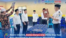 Kepala Desa Banyu Urip, H. Selamat Riadi, memimpin prosesi pengambilan sumpah jabatan Kepala Seksi (Kasi) Pemerintahan dan Kasi Pelayanan Desa Banyu Urip yang berlangsung khidmat di Kantor Desa Banyu Urip, Rabu (8/7/2026).
