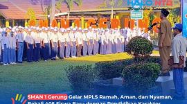 Suasana upacara bendera dan prosesi penyerahan resmi peserta didik baru tahun ajaran 2026/2027 dari Komite Sekolah kepada Kepala SMAN 1 Gerung, Senin (13/7/2026).(Foto: Istimewa)