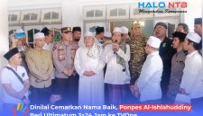 Pimpinan Ponpes Al-Ishlahuddiny, TGH Mukhlis Ibrahim (tengah) bersama keluarga besar alumni, simpatisan dan jamaah saat menyampaikan ultimatum kepada TVOne, Jumat (17/7/2026).(Foto: Istimewa)