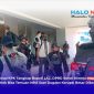 Personel Brimob Polda NTB mengawal tim penyidik Komisi Pemberantasan Korupsi (KPK) saat melakukan penggeledahan di Kantor Bupati Lombok Barat, terkait pengumpulan barang bukti dokumen dalam kasus dugaan korupsi yang menjerat Bupati Lombok Barat.(Foto: Istimewa)