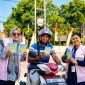 Antusiasme masyarakat mewarnai kegiatan sosialisasi PLN Mobile yang digelar Srikandi PLN UP3 Selaparang di Lombok Timur sebagai upaya meningkatkan literasi digital dan memperluas pemanfaatan layanan kelistrikan berbasis aplikasi. (Dok. PLN)