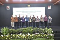 Setelah sekitar delapan tahun, Bank NTB Syariah kembali dipercaya pemerintah sebagai penyalur KUR nasional dengan plafon pembiayaan Rp40 miliar. Kepercayaan ini menjadi bukti komitmen Bank NTB Syariah dalam mendukung pelaku usaha produktif dan mendorong pertumbuhan ekonomi daerah secara berkelanjutan. (Dok. Bank NTB Syariah)