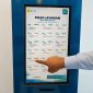 Pelanggan mengakses layanan Customer Self Service melalui perangkat digital yang terintegrasi dengan PLN Mobile untuk memperoleh layanan kelistrikan secara mandiri dan efisien. (Dok. PLN)