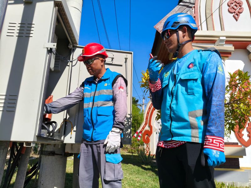 Kesiapan personel, peralatan cadangan, dan sistem kelistrikan berlapis menjadi bukti komitmen PLN UIW NTB menghadirkan layanan listrik yang andal demi mendukung suksesnya peresmian Bendungan Meninting. (Dok. 
PLN)