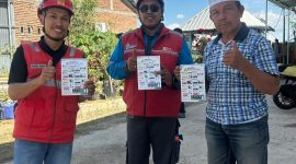 Petugas PLN UP3 Bima memberikan sosialisasi kepada masyarakat mengenai pentingnya menjaga keselamatan di sekitar jaringan listrik sebagai upaya mendukung pasokan listrik yang andal dan aman. (Dok. PLN)
