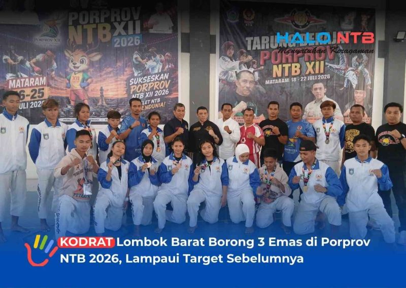 Foto bersama tim Tarung Derajat KODRAT  Lombok Barat bersama peraih medali, pelatih, pengurus, dan dewan juri  di GOR Turide.(Foto: Istimewa)