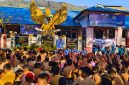 Kepala SDN 3 Suka Makmur, Jumawardi, S.Pd., memberikan arahan dan sambutan di hadapan siswa pada kegiatan Masa Pengenalan Lingkungan Sekolah (MPLS) tahun ajaran baru di halaman sekolah.