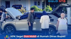 Tim penyidik KPK melakukan pemeriksaan terhadap satu unit kendaraan roda empat jenis Honda HR-V di kompleks Rumah Dinas (Pendopo) Bupati Lombok Barat, Kamis (23/7).(Foto: Istimewa)

