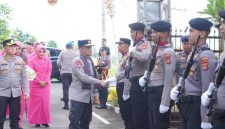 Kapolda NTB Irjen Pol. Kalingga Rendra Raharja, S.E., M.H., didampingi Ketua Bhayangkari Daerah NTB Ny. Widhy Kalingga melaksanakan kunjungan kerja (kunker) ke Polres Lombok Barat pada Rabu (08/07/2026).(Foto: Istimewa)