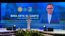 Wakil Menteri Dalam Negeri (Wamendagri), Bima Arya Sugiarto, saat memberikan sambutan dalam pembukaan Rapat Kerja dan Munaslub APPSI Tahun 2026 yang berlangsung di Hotel Aruna Senggigi, Lombok Barat, Kamis (16/7).(Foto: Istimewa)