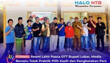 Foto bersama sejumlah wartawan dan pemilik media di Lombok Barat usai musyawarah pembentukan Forum Media Lombok Barat (FORMAL) yang berlangsung di Kedai Ranger.(Foto: Istimewa)
