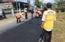 Tim TRC Infrastruktur NTB mulai bekerja memperbaiki ruas jalan Provinsi Kuripan–Kediri, Lombok Barat, Minggu (26/7/2026).(Foto: Istimewa)