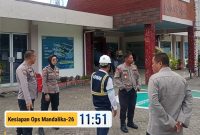 Personel Polda NTB saat meninjau lokasi Pos Pengamanan di Pelabuhan Lembar, Lombok Barat, Senin (10/8/2026), guna mendukung kelancaran Operasi Mandalika Rinjani 2026 jelang MotoGP 2026. (Foto: Humas Polda NTB)