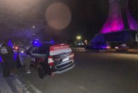 Unit kendaraan Puma Jatanras Polda NTB terparkir di salah satu titik pemantauan saat Patroli Strong Point berlangsung di Kota Mataram, Sabtu (22/8/2026) malam. (Foto: Istimewa)