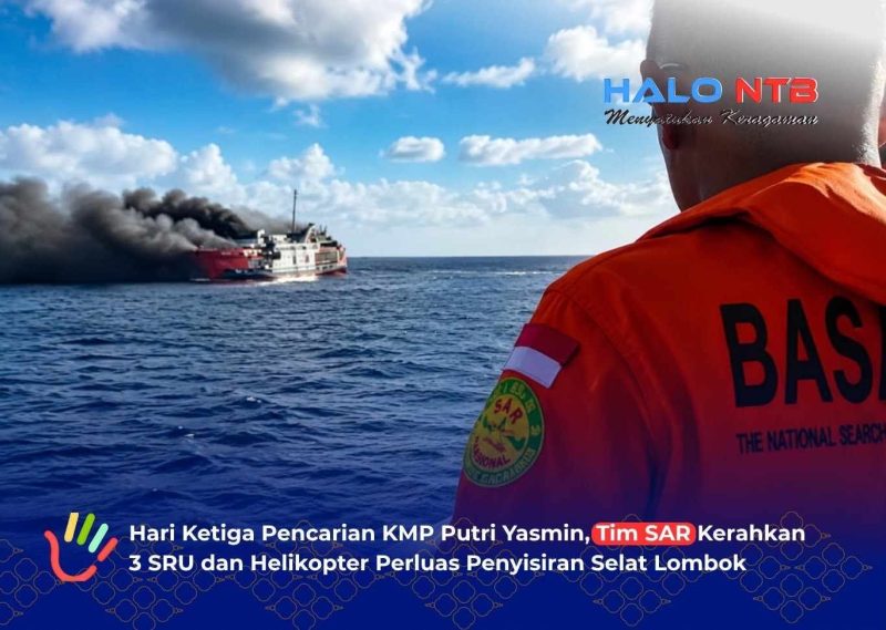 Detik-detik tim SAR Basarnas Mataram bergerak mendekati KMP Putri Yasmin yang terbakar di tengah laut, Rabu (12/8).(Foto Halo NTB)