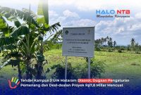 Papan plang penanda kepemilikan lahan Kementerian Agama RI di lokasipembangunan Kampus 3 UIN Mataram, Desa Gapuk, Kabupaten Lombok Barat.(Foto: Halo NTB)