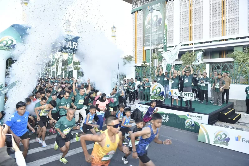 RIMO RUN 2026 meriahkan HUT ke-62 Bank NTB Syariah sekaligus memperkenalkan layanan digital Rinjani Mobile kepada masyarakat. (Dok. Bank NTB Syariah)