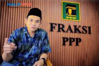 Anggota Komisi IV DPRD Lombok Barat, Muhammad Munip, saat memberikan keterangan terkait status 31 tenaga honorer di ruang Fraksi PPP DPRD Lombok Barat, Senin (3/8/2026).(Doc: Halontb)