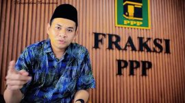 Anggota Komisi IV DPRD Lombok Barat, Muhammad Munip, saat memberikan keterangan terkait status 31 tenaga honorer di ruang Fraksi PPP DPRD Lombok Barat, Senin (3/8/2026).(Doc: Halontb)