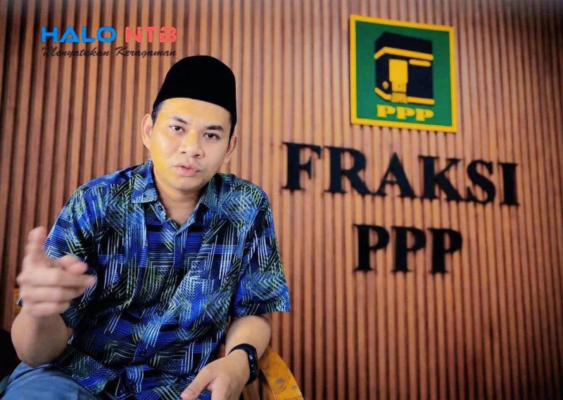 Anggota Komisi IV DPRD Lombok Barat, Muhammad Munip, saat memberikan keterangan terkait status 31 tenaga honorer di ruang Fraksi PPP DPRD Lombok Barat, Senin (3/8/2026).(Doc: Halontb)