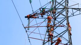 Pemeliharaan preventif melalui metode PDKB menjadi komitmen PLN UIW NTB dalam menghadirkan listrik yang andal dan berkelanjutan, sekaligus mendukung aktivitas masyarakat, dunia usaha, dan pembangunan daerah menjelang HUT ke-81 Republik Indonesia. (Dok. PLN)
