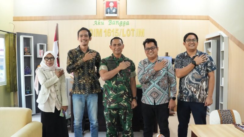 PLN UP3 Selaparang dan Kodim 1615/Lombok Timur berkomitmen mempererat kolaborasi sebagai wujud semangat HUT ke-81 Kemerdekaan RI dalam menghadirkan pelayanan kelistrikan terbaik untuk mendukung pembangunan dan kesejahteraan masyarakat. (Dok. PLN)