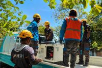 PLN menyiagakan personel dan peralatan pendukung, termasuk genset cadangan, guna menjamin keandalan pasokan listrik sebagai fondasi pengembangan investasi, pariwisata, dan pertumbuhan ekonomi di Pulau Sumbawa. (Dok. PLN)