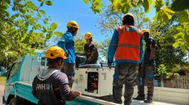 PLN menyiagakan personel dan peralatan pendukung, termasuk genset cadangan, guna menjamin keandalan pasokan listrik sebagai fondasi pengembangan investasi, pariwisata, dan pertumbuhan ekonomi di Pulau Sumbawa. (Dok. PLN)