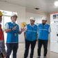 General Manager PLN UIW NTB Yondri Zulfadli didampingi jajaran manajemen melakukan inspeksi kesiapan sistem kelistrikan di Gardu Induk Mataram guna memastikan keandalan pasokan listrik selama peringatan HUT ke-81 Republik Indonesia. (Dok. PLN)