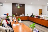 Suasana penandatanganan Nota Kesepahaman (MoU) antara PT Bank NTB Syariah dan Universitas Islam Al-Azhar (UNIZAR) di Mataram, yang mencakup kerja sama di bidang pendidikan, penelitian, dan pengabdian kepada masyarakat.(Foto: Istimewa)