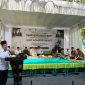 Kepala MAN Lombok Barat H. Kemas Burhan saat menyampaikan sambutan dalam peringatan Maulid Nabi Muhammad SAW dan tasyakkuran milad MAN Lombok Barat di lingkungan madrasah, Senin (24/8/2026).(Foto: Istimewa)