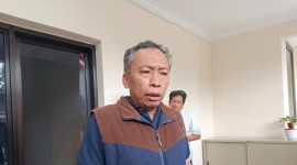 Ketua Lembaga Perlindungan Anak (LPA) Mataram Joko Jumadi saat memberikan keterangan kepada wartawan, Selasa (22/9/2026).