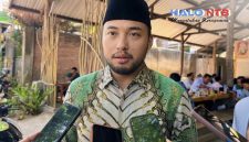 Anggota Dewan Perwakilan Daerah Republik Indonesia (DPD RI) Dapil NTB, H. Muhammad Rifki Farabi, saat memberikan keterangan kepada sejumlah wartawan di Lombok Barat, Kamis (10/9/2026). (Foto: Halontb.com)