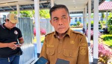 Sekretaris DPRD (Sekwan) Lombok Barat, Syahrudin, saat memberikan keterangan terkait proses PAW Ahmad Zainuri yang masih menunggu surat resmi dari PAN, Selasa (15/9/2026).(Foto: Istimewa)