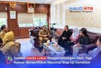 Pj. Sekda Lombok Barat H. Saeful Ahkam saat berdiskusi bersama jajaran BKPSDM Kota Tangerang dalam kunjungan kerja terkait persiapan seleksi calon Sekda Lombok Barat, Senin (14/9/2026).(Foto: Istimewa)